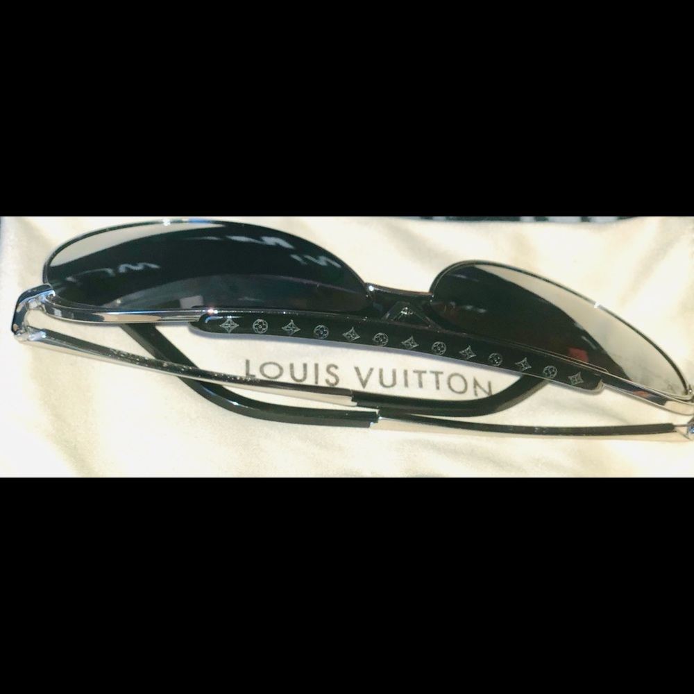 Louis Vutton shades - Picture 4 of 4